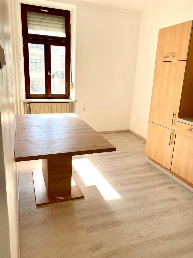 Homestay In Beggen House - In